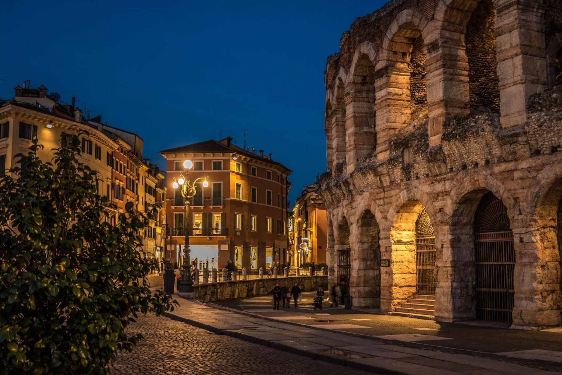 Arena, Center, Hospital - "The Yellow" Apartment Verona Exterior foto